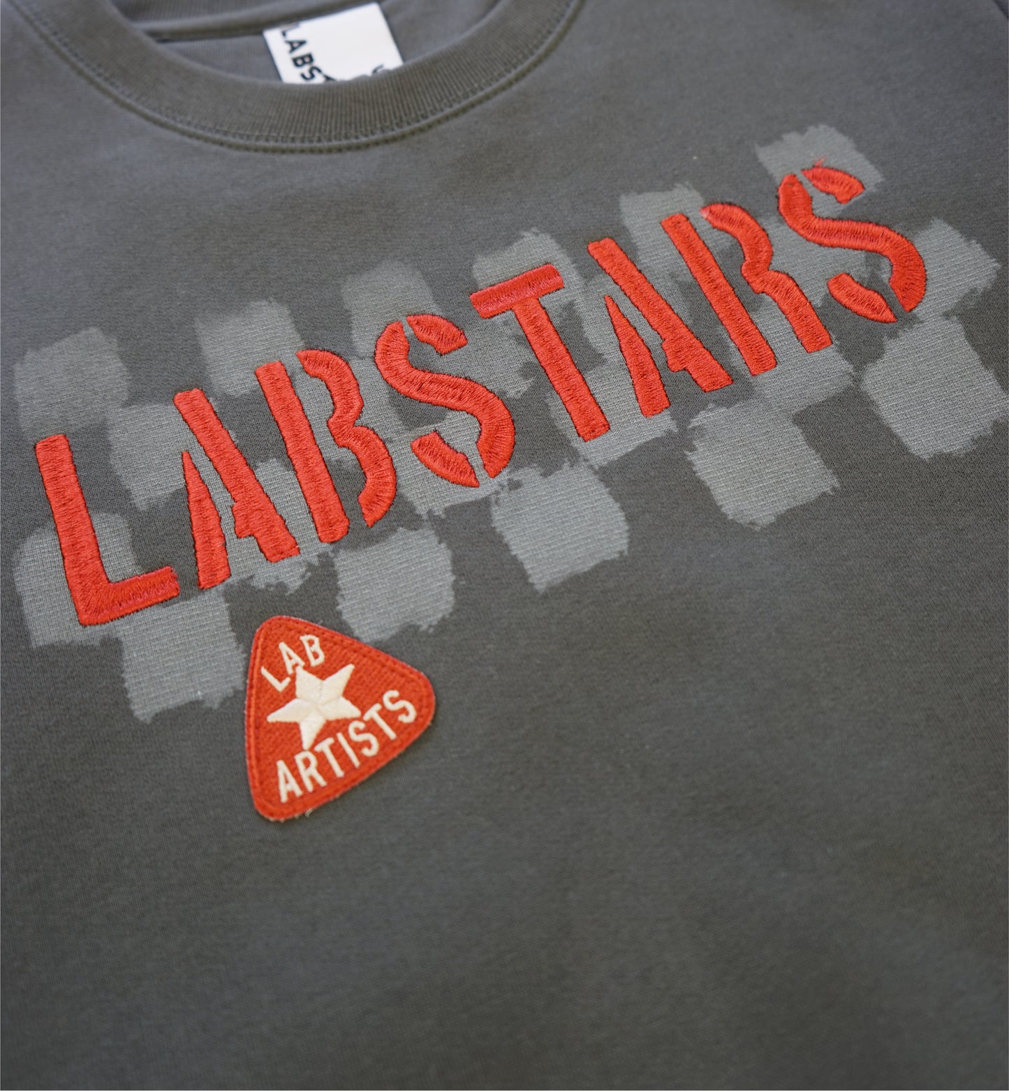 PATCHED EMBROIDERED CREWNECK